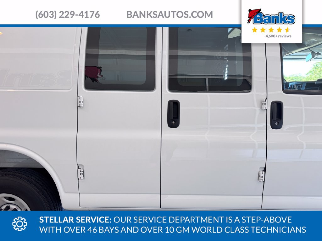 Used 2025 GMC Savana 2500 w/ Driver Convenience Package RWD image 8