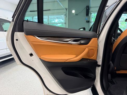 Used 2019 BMW X6 sDrive35i RWD image 22