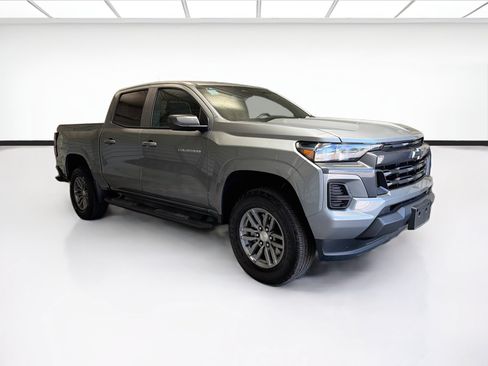 Used 2025 Chevrolet Colorado LT w/ Advanced Trailering Package RWD image 3