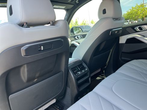 Used 2024 BMW X5 xDrive40i w/ M Sport Package image 22