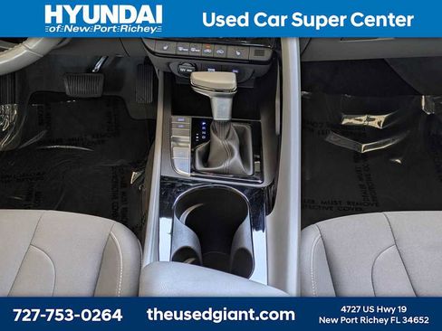 Certified 2025 Hyundai Elantra SEL FWD image 19