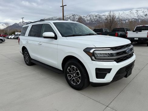 Used 2024 Ford Expedition XLT image 9