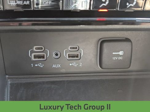Certified 2025 Jeep Grand Cherokee L Limited w/ Luxury Tech Group II AWD/4WD image 34