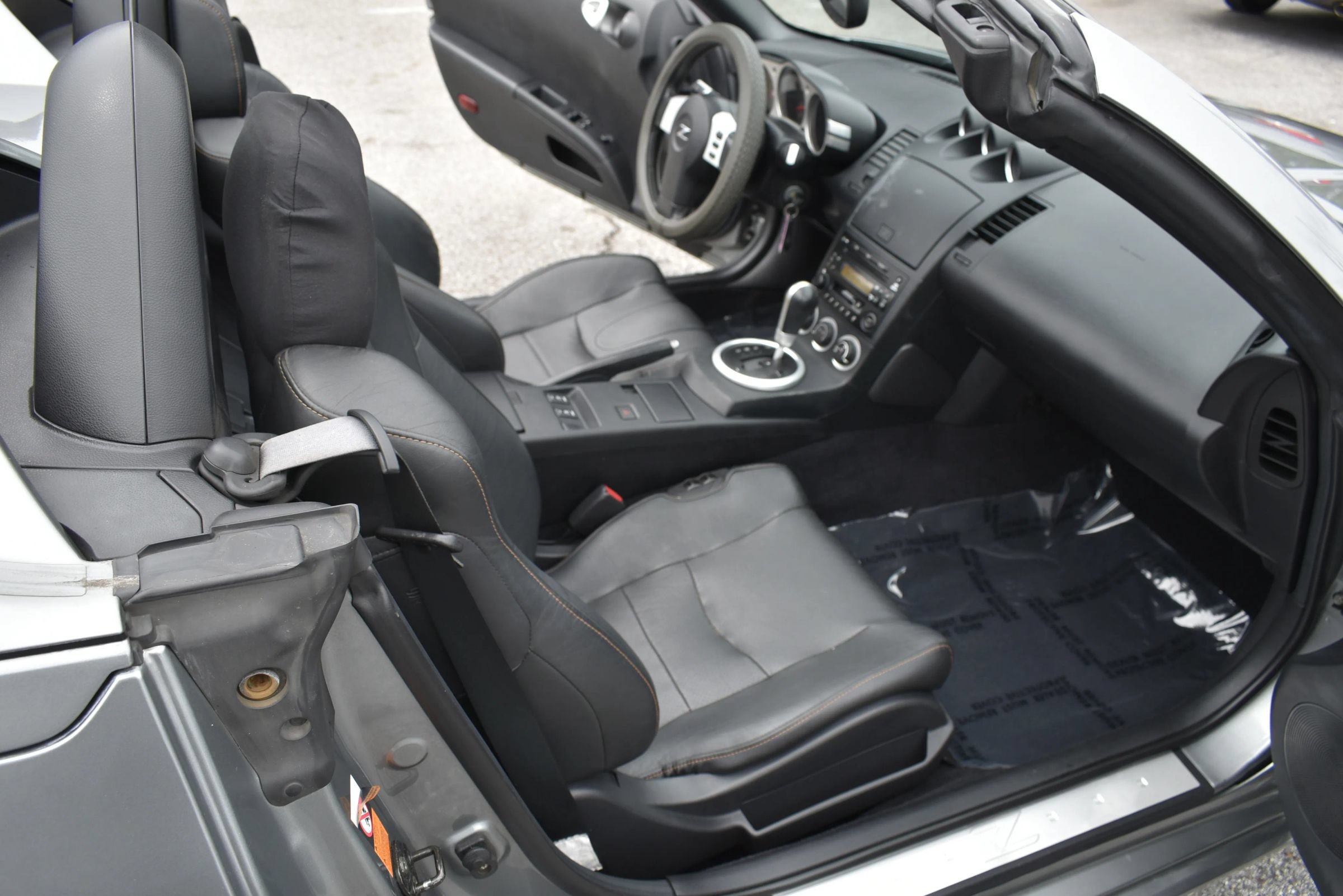 Used 2004 Nissan 350Z Touring RWD image 14