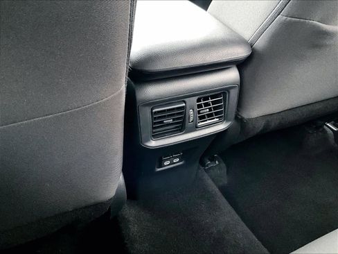 Used 2025 Toyota RAV4 XLE image 28