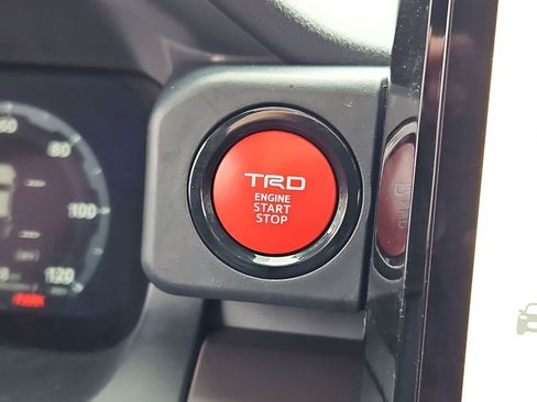 Used 2025 Toyota Tacoma TRD Off-Road image 17