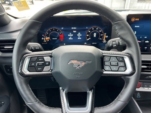 Used 2025 Ford Mustang Coupe image 22