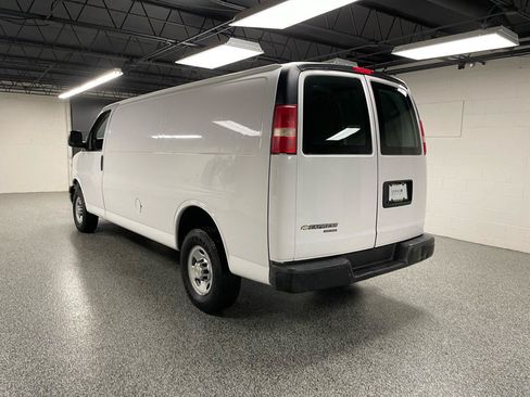 Used 2014 Chevrolet Express 2500 Extended RWD image 4