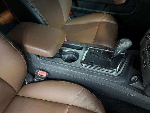 Used 2013 Dodge Challenger R/T image 27