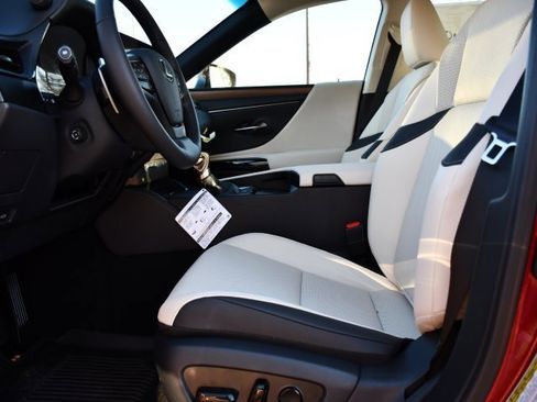 New 2025 Lexus ES 350 w/ Premium Package image 11