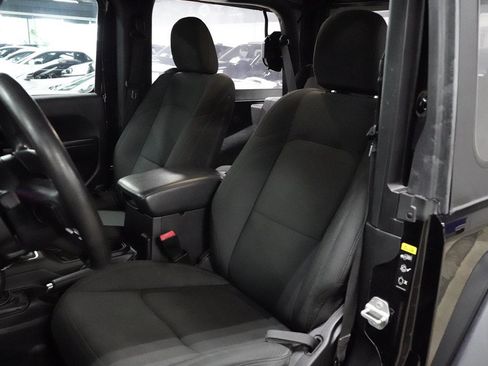 Used 2020 Jeep Wrangler Sport AWD/4WD image 12