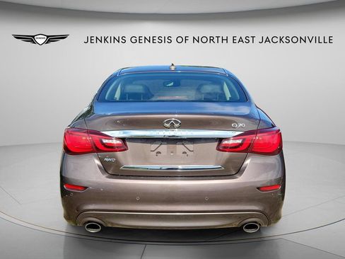 Used 2019 INFINITI Q70 Luxe AWD/4WD image 3
