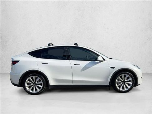 Used 2021 Tesla Model Y Long Range image 4
