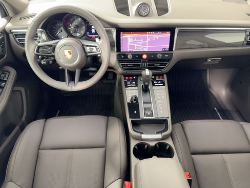Certified 2026 Porsche Macan AWD/4WD image 28