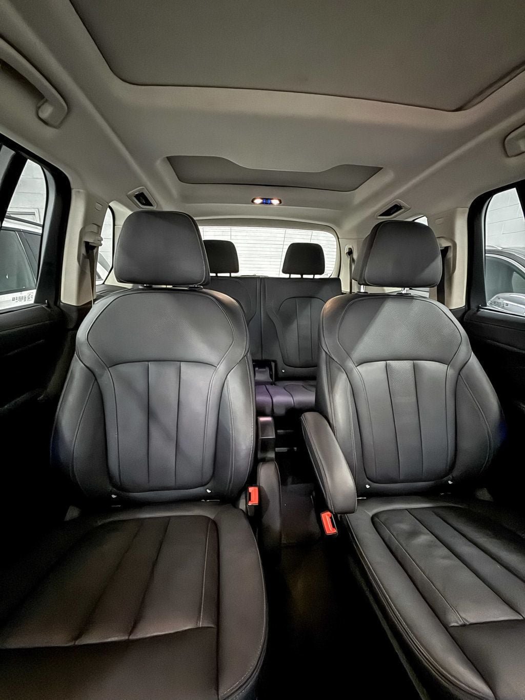 Used 2020 BMW X7 xDrive40i w/ Premium Package AWD/4WD image 14
