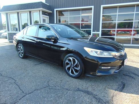 Used 2016 Honda Accord EX image 6