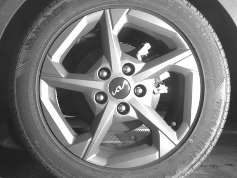 Used 2025 Kia K4 FWD image 14