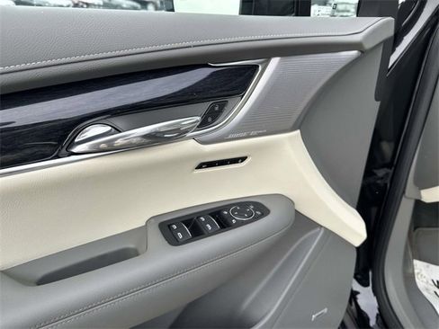 Certified 2023 Cadillac XT6 Premium Luxury image 16