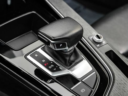 Used 2023 Audi A4 2.0T Premium w/ Convenience Package image 28