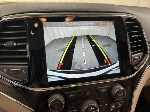 Used 2019 Jeep Grand Cherokee Limited AWD/4WD image 15