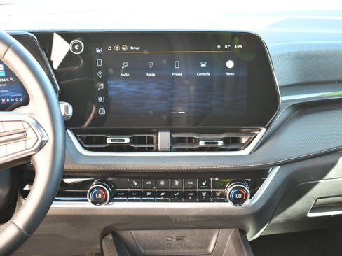 Used 2026 Chevrolet Equinox LT w/ Convenience Package II FWD image 15
