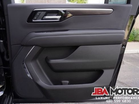 Used 2025 Chevrolet Suburban LT RWD image 96