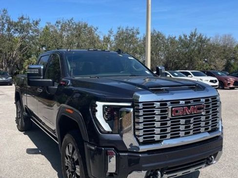 Used 2024 GMC Sierra 2500 Denali w/ Denali Reserve Package image 5