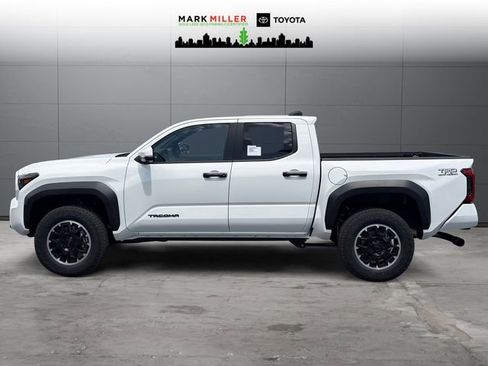New 2026 Toyota Tacoma TRD Off-Road w/ TRD Off Road Premium Package AWD/4WD image 2