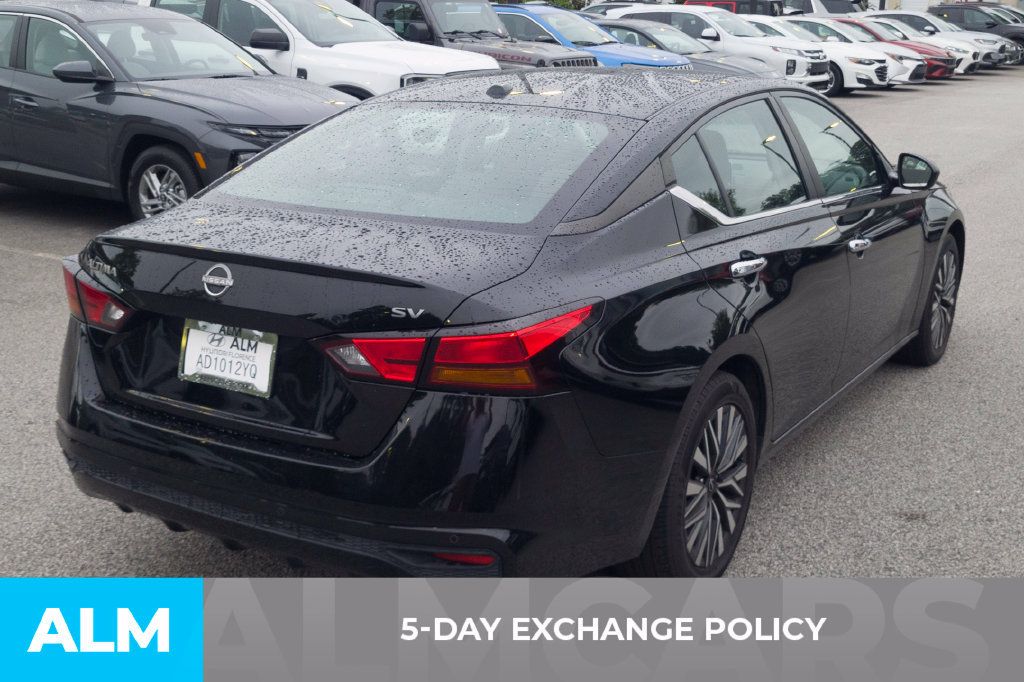 Used 2024 Nissan Altima 2.5 SV FWD image 3