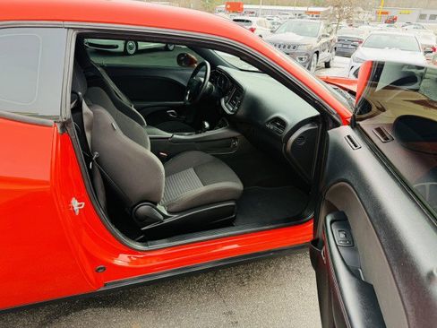 Used 2019 Dodge Challenger GT image 12