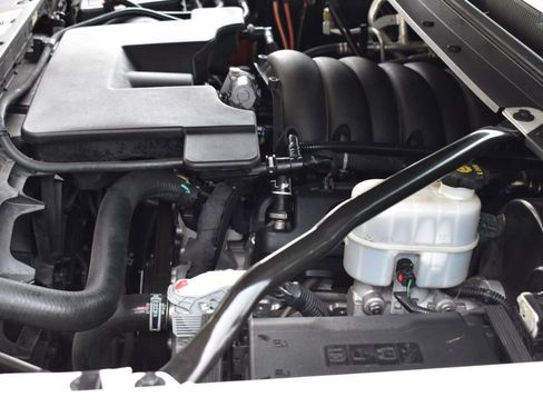 Used 2018 Chevrolet Suburban LT image 14