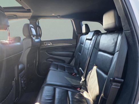 Used 2017 Jeep Grand Cherokee Limited image 17