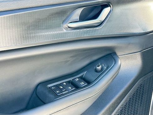 Used 2024 Jeep Grand Cherokee Laredo X image 17