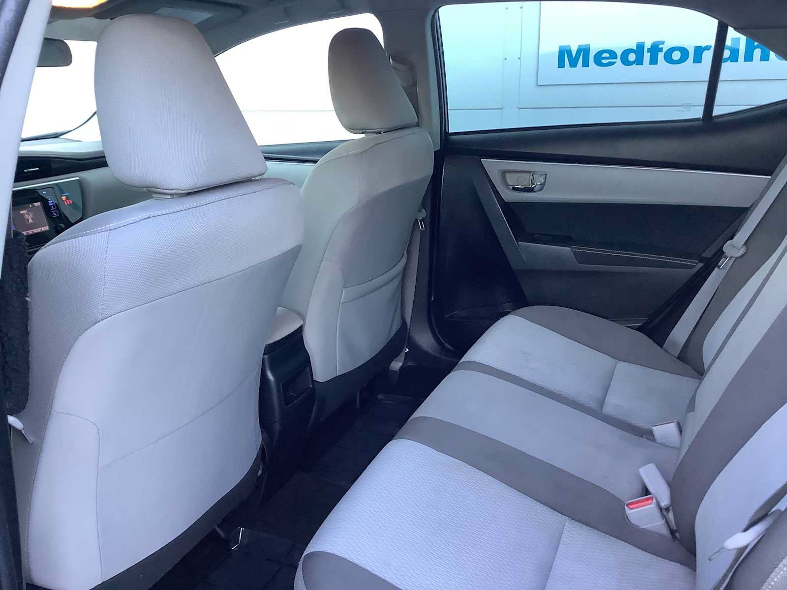 Used 2018 Toyota Corolla LE FWD image 12