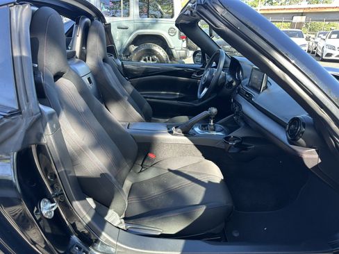 Used 2017 MAZDA MX-5 Miata RF Club image 18