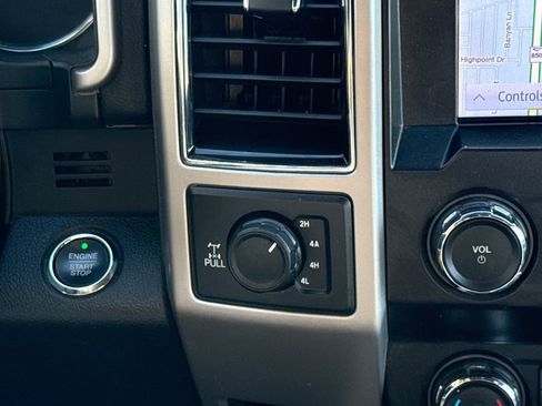 Certified 2020 Ford F150 Lariat image 25