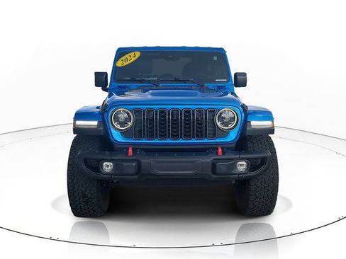 Used 2024 Jeep Wrangler Unlimited Rubicon AWD/4WD image 2