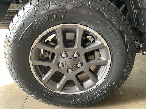 Used 2020 Jeep Gladiator Overland AWD/4WD image 30