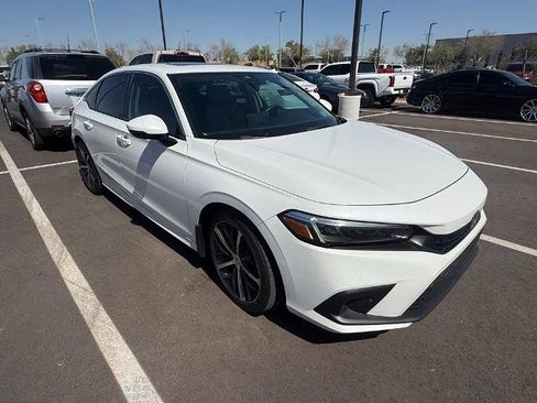 Used 2023 Honda Civic Touring image 2