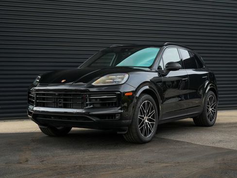 Certified 2025 Porsche Cayenne E-Hybrid AWD/4WD image 1