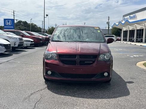 Used 2019 Dodge Grand Caravan GT w/ Safety Sphere Group FWD image 11