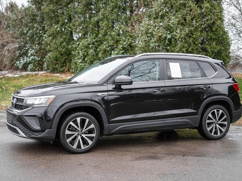 Used 2023 Volkswagen Taos SE image 8