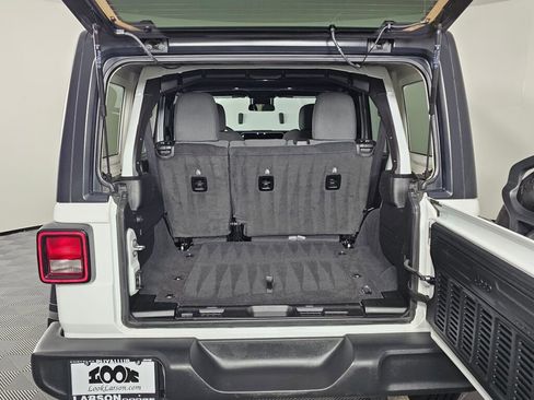 Used 2024 Jeep Wrangler Sport S image 15