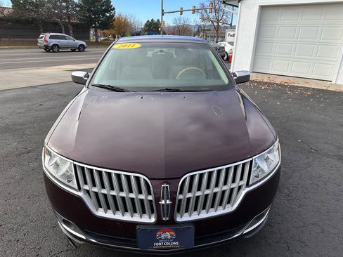 Used 2011 Lincoln MKZ image 8
