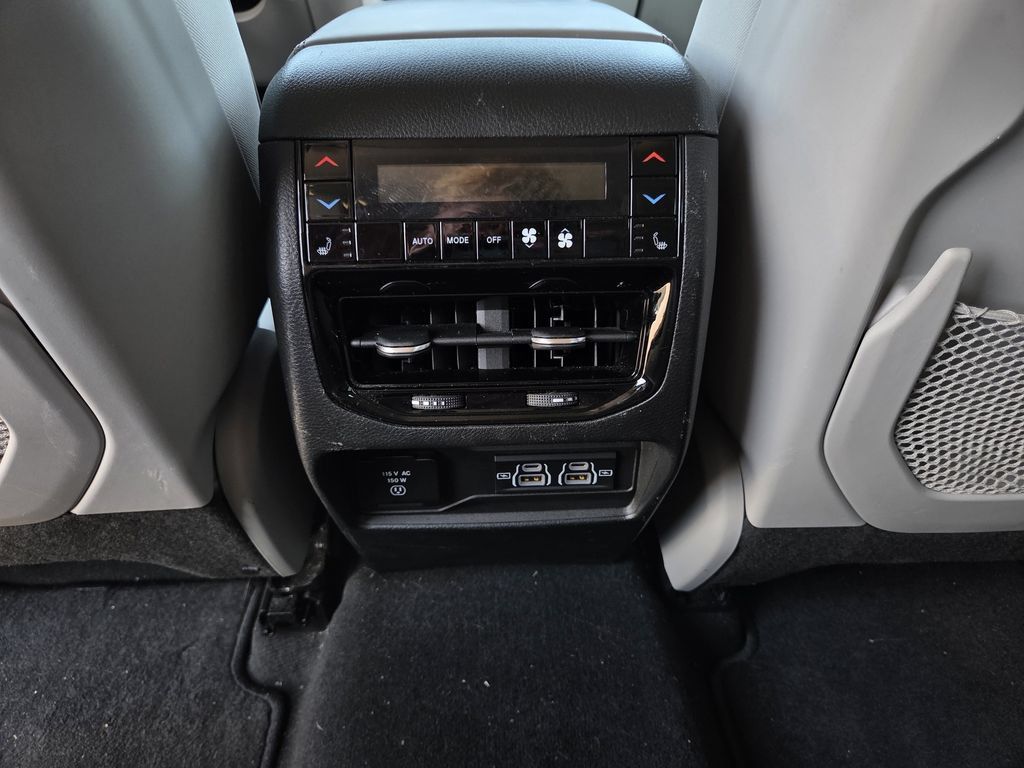 Used 2022 Jeep Grand Cherokee Overland w/ Advanced Protech Group III AWD/4WD image 24