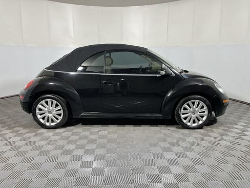 Used 2008 Volkswagen Beetle SE FWD image 9