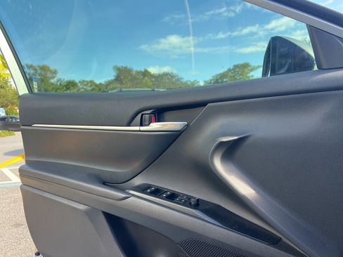 Used 2020 Toyota Camry LE image 22