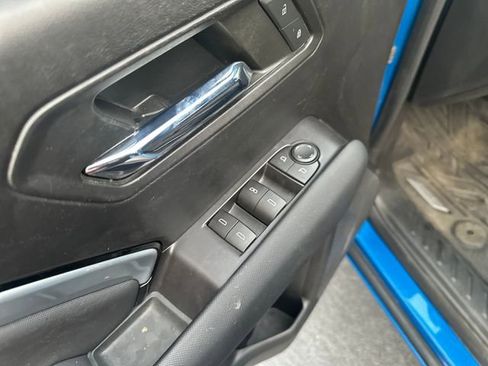 Used 2023 Chevrolet Colorado Z71 w/ Z71 Convenience Package 2 image 11