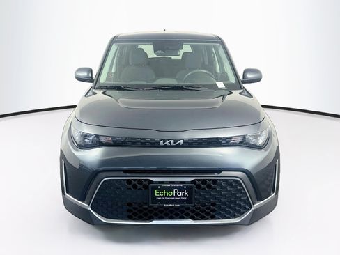 Used 2025 Kia Soul LX w/ LX Technology Package FWD image 2
