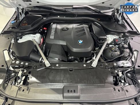 Used 2025 BMW 530i xDrive w/ Premium Package image 9